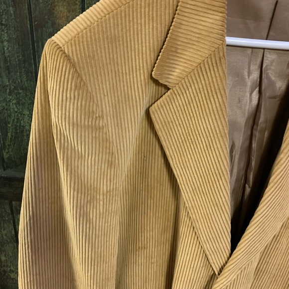 Men's Tan Scandia Woods Corduroy Blazer - Picture 2 of 9